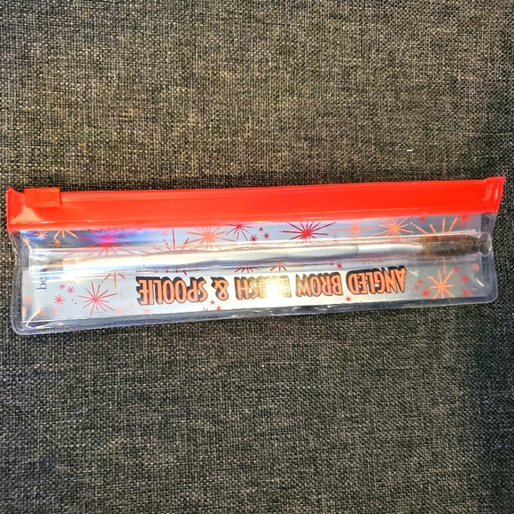 10/$30  🖌 BNIB Benefit angled brow brush - Picture 1 of 6